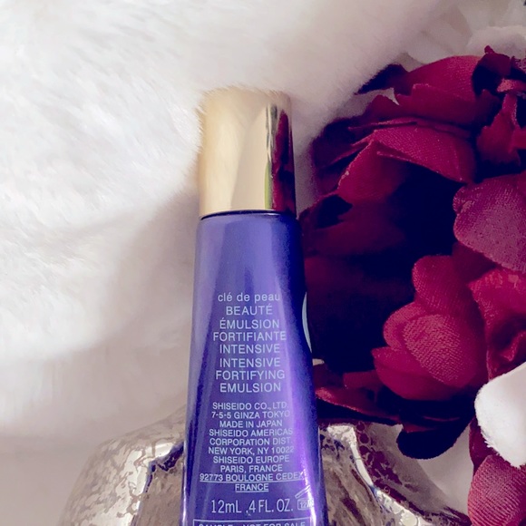 🎉SALE🎉 3/$25 ⭐️Cle de peau⭐️ INTENSIVE FORTIFYING EMULSION!!! - Picture 2 of 2